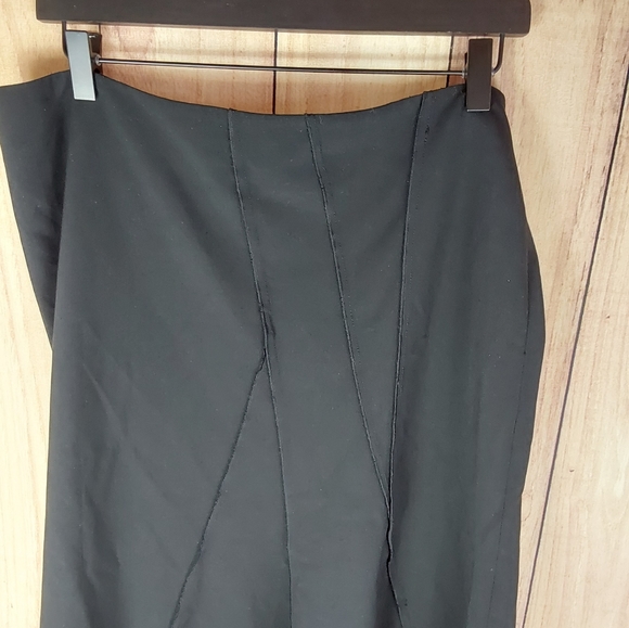 The Limited Stretch Black Midi Skirt With Abstract Lines Pattern - Picture 6 of 12